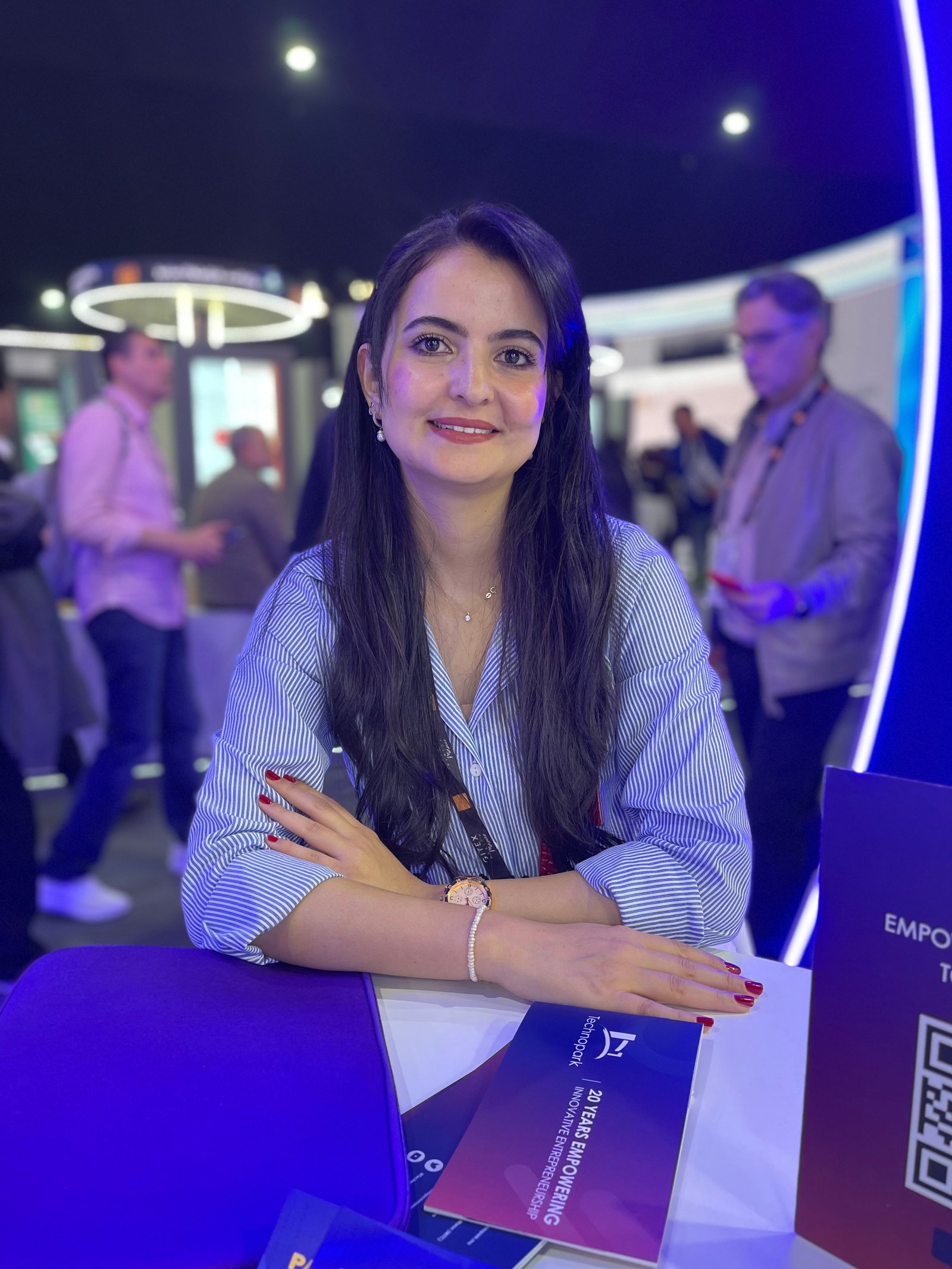 Hafsa El Khiati at an industry conference
